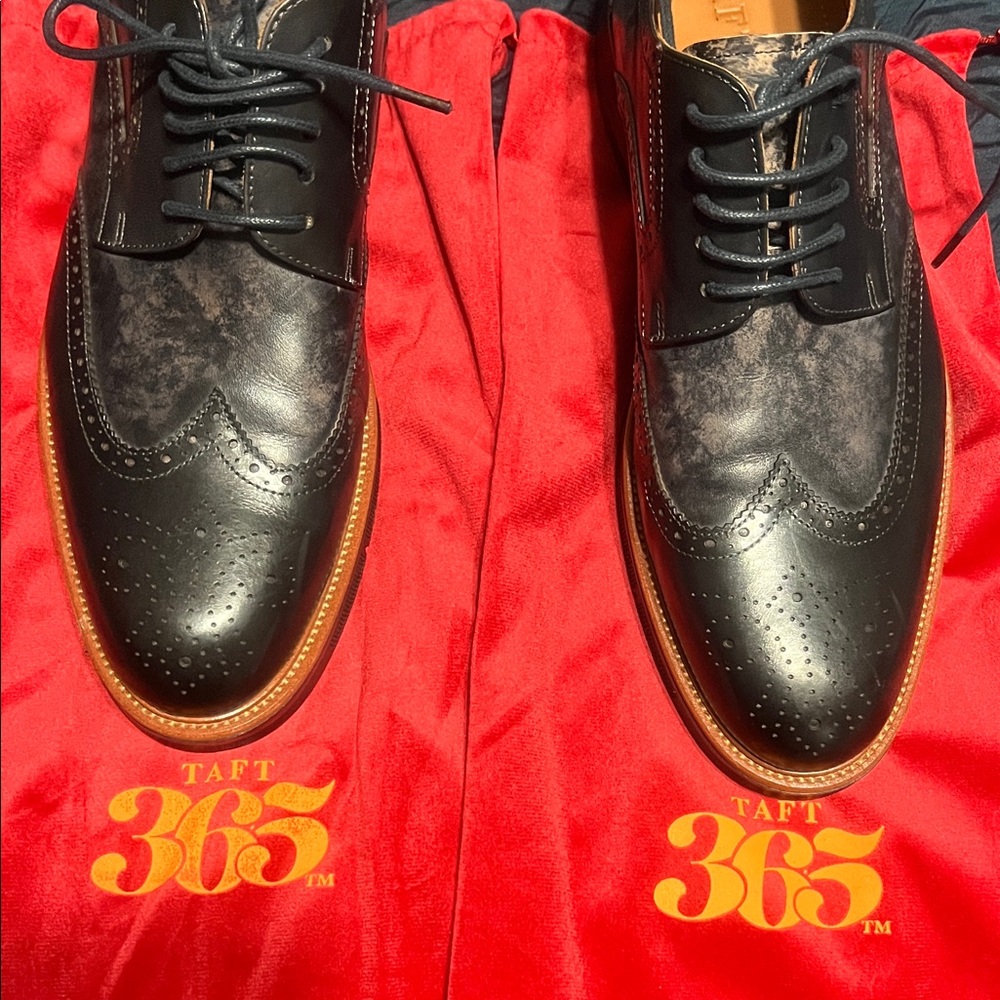 Taft Men's Classic Black and Brown Oxfords